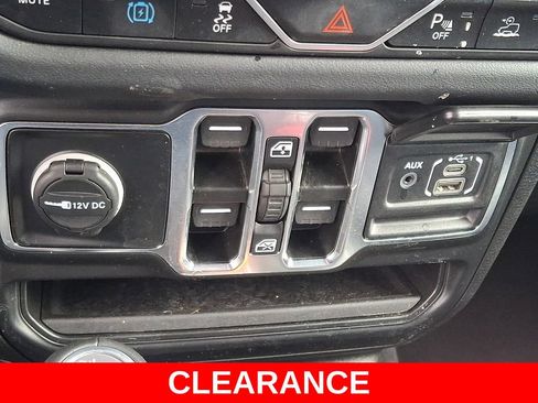 Used 2024 Jeep Wrangler High Altitude AWD/4WD image 25