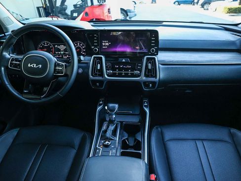Used 2022 Kia Sorento S w/ Panoramic Sunroof Package image 17