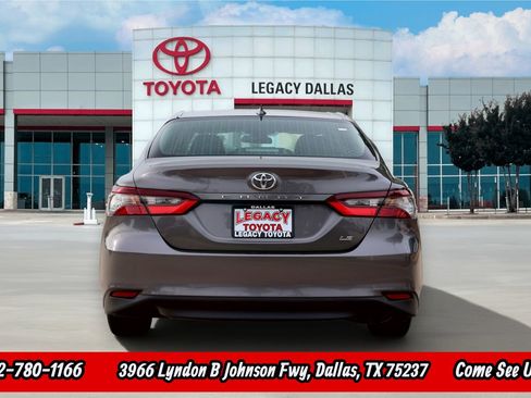 Used 2024 Toyota Camry LE FWD image 8