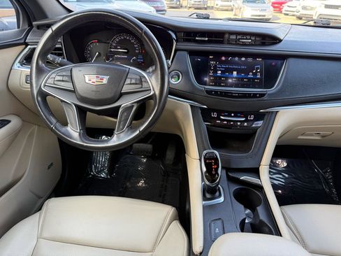 Used 2018 Cadillac XT5 FWD image 22