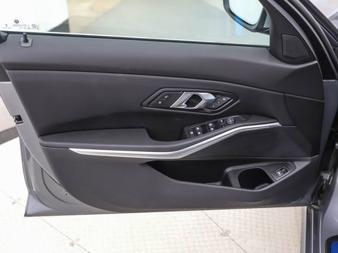 Used 2025 BMW 330i xDrive Sedan w/ Convenience Package image 8