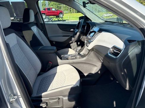Used 2022 Chevrolet Equinox LT image 9