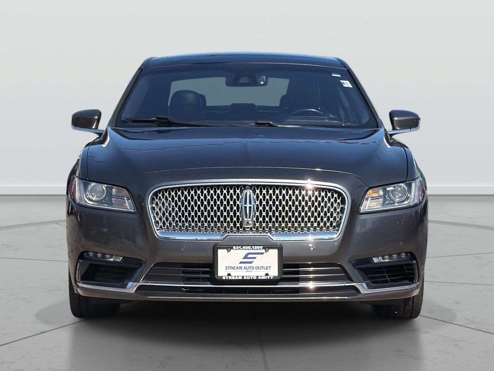 Used 2018 Lincoln Continental Reserve AWD/4WD image 2