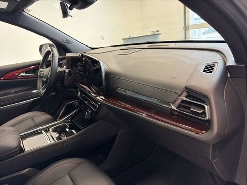 Used 2025 Chevrolet Traverse Z71 w/ Enhanced Driving Package AWD/4WD image 39