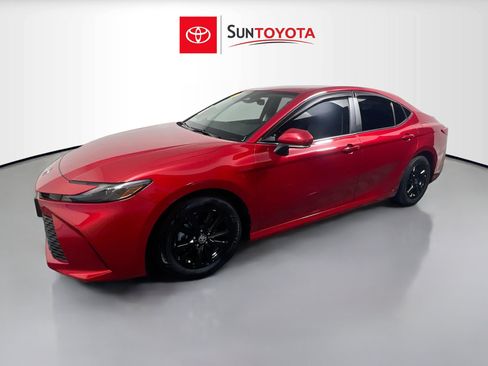 Used 2025 Toyota Camry LE w/ Convenience Package FWD image 9
