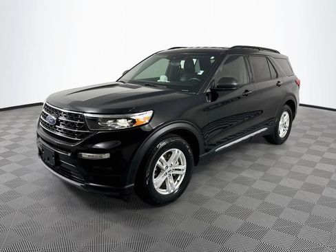 Used 2020 Ford Explorer XLT w/ Equipment Group 202A RWD image 3
