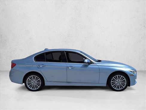 Used 2013 BMW 328i xDrive Sedan AWD/4WD image 4
