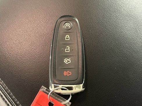 Used 2015 Lincoln Navigator L 4WD image 28