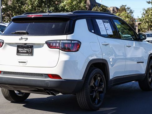 Used 2021 Jeep Compass Latitude image 9