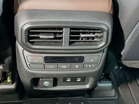 Used 2026 Honda Pilot Elite image 20