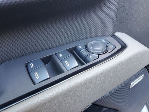 Used 2025 Chevrolet Silverado 2500 ZR2 w/ Technology Package image 23