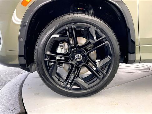 New 2026 Volkswagen Tiguan SE R-Line AWD/4WD image 12