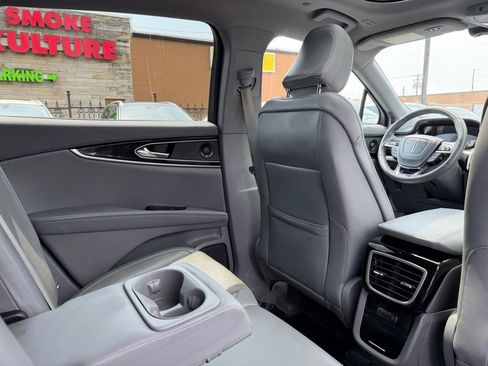 Used 2021 Lincoln Nautilus Reserve FWD image 25