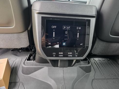 New 2026 GMC Yukon XL AT4 Ultimate AWD/4WD image 19