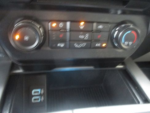 Used 2018 Ford F150 XLT w/ Equipment Group 302A Luxury image 14