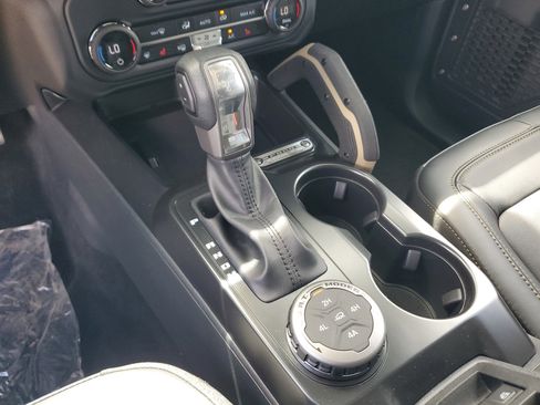 New 2026 Ford Bronco Badlands AWD/4WD image 17