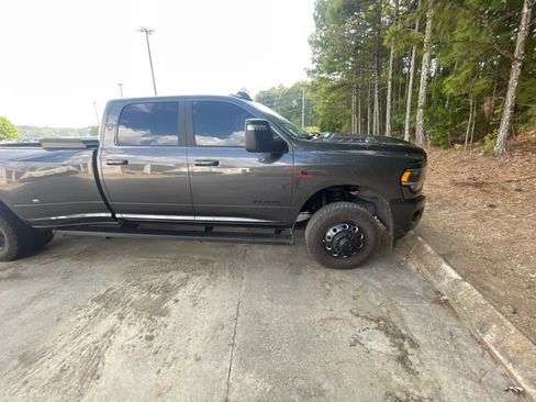 Used 2024 RAM 3500 Laramie w/ Night Edition AWD/4WD image 18