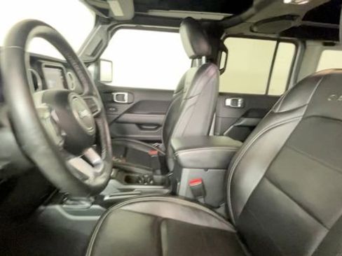 Used 2023 Jeep Wrangler Unlimited Sahara w/ Cold Weather Group AWD/4WD image 18