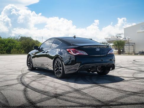 Used 2013 Hyundai Genesis 2.0T image 11