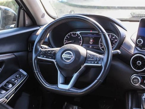 Used 2023 Nissan Sentra SR w/ SR Premium Package image 18