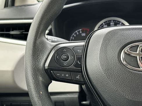 Used 2021 Toyota Corolla LE FWD image 8