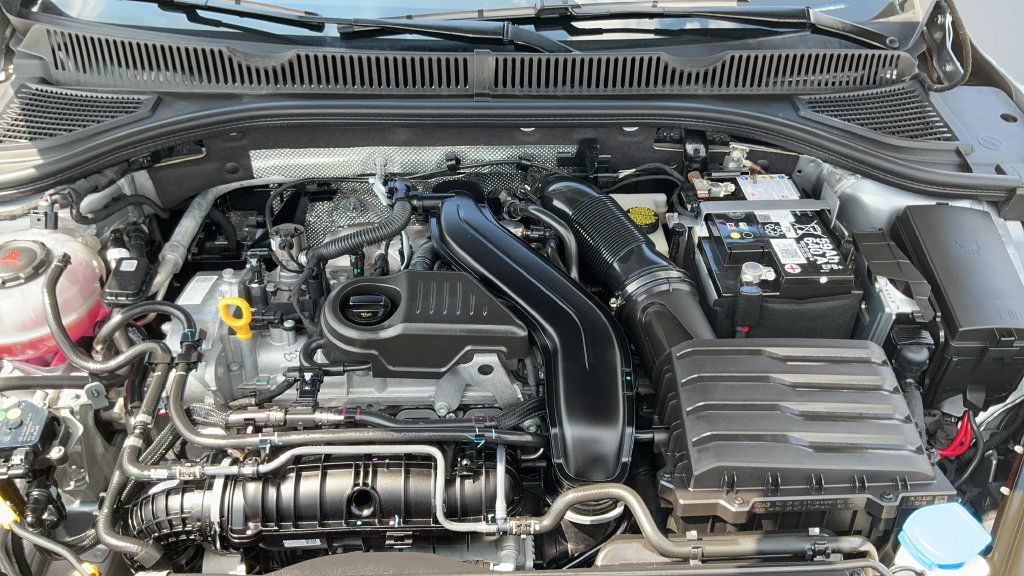 Used 2026 Volkswagen Jetta SE FWD image 23