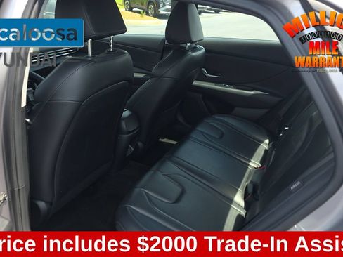 Used 2025 Hyundai Elantra Limited FWD image 25