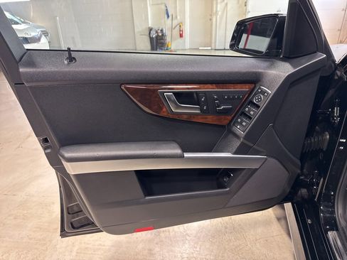 Used 2012 Mercedes-Benz GLK 350 4MATIC image 34