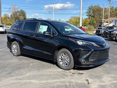 New 2025 Toyota Sienna LE