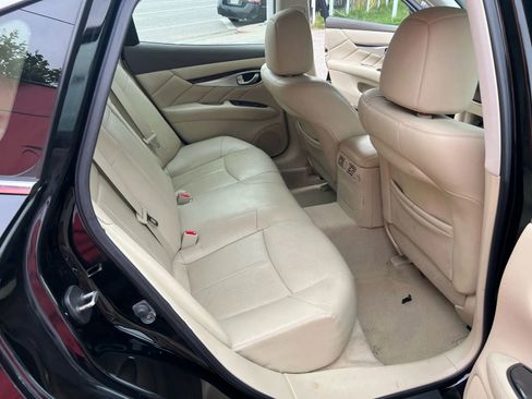 Used 2012 INFINITI M37 w/ Premium Pkg image 11