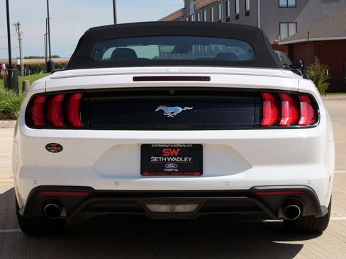 Used 2022 Ford Mustang Premium RWD image 5