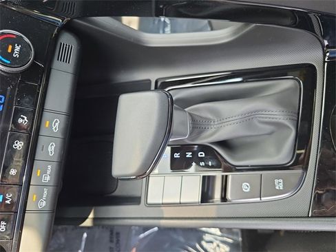 New 2025 Hyundai Elantra SEL image 20