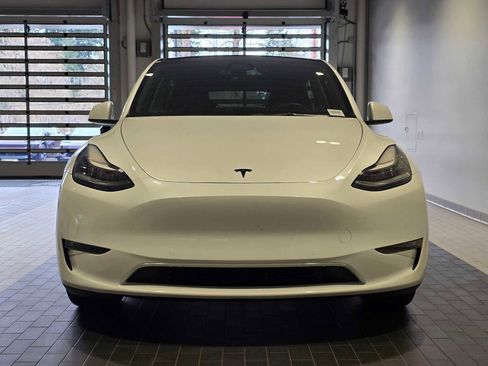 Used 2021 Tesla Model Y Long Range image 8