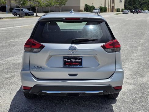 Used 2020 Nissan Rogue S FWD image 4