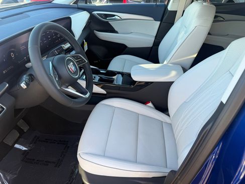 Used 2025 Buick Envision Avenir AWD/4WD image 11