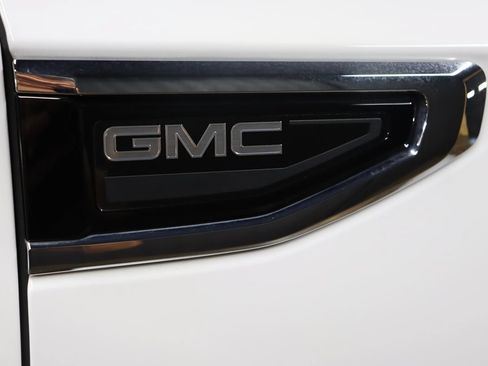 Used 2021 GMC Yukon XL SLT w/ SLT Premium Package RWD image 9