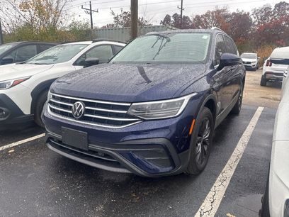 Used 2022 Volkswagen Tiguan SE w/ Panoramic Sunroof Package