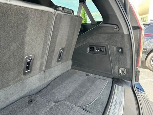 Used 2023 Cadillac Escalade Premium Luxury image 10