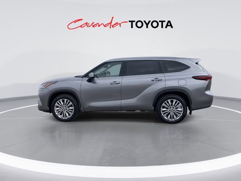 Certified 2026 Toyota Highlander Platinum image 5