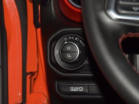 Used 2020 Jeep Gladiator Rubicon w/ LED Lighting Group image 27