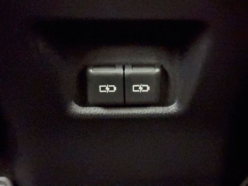 Certified 2025 Toyota RAV4 XLE FWD image 35