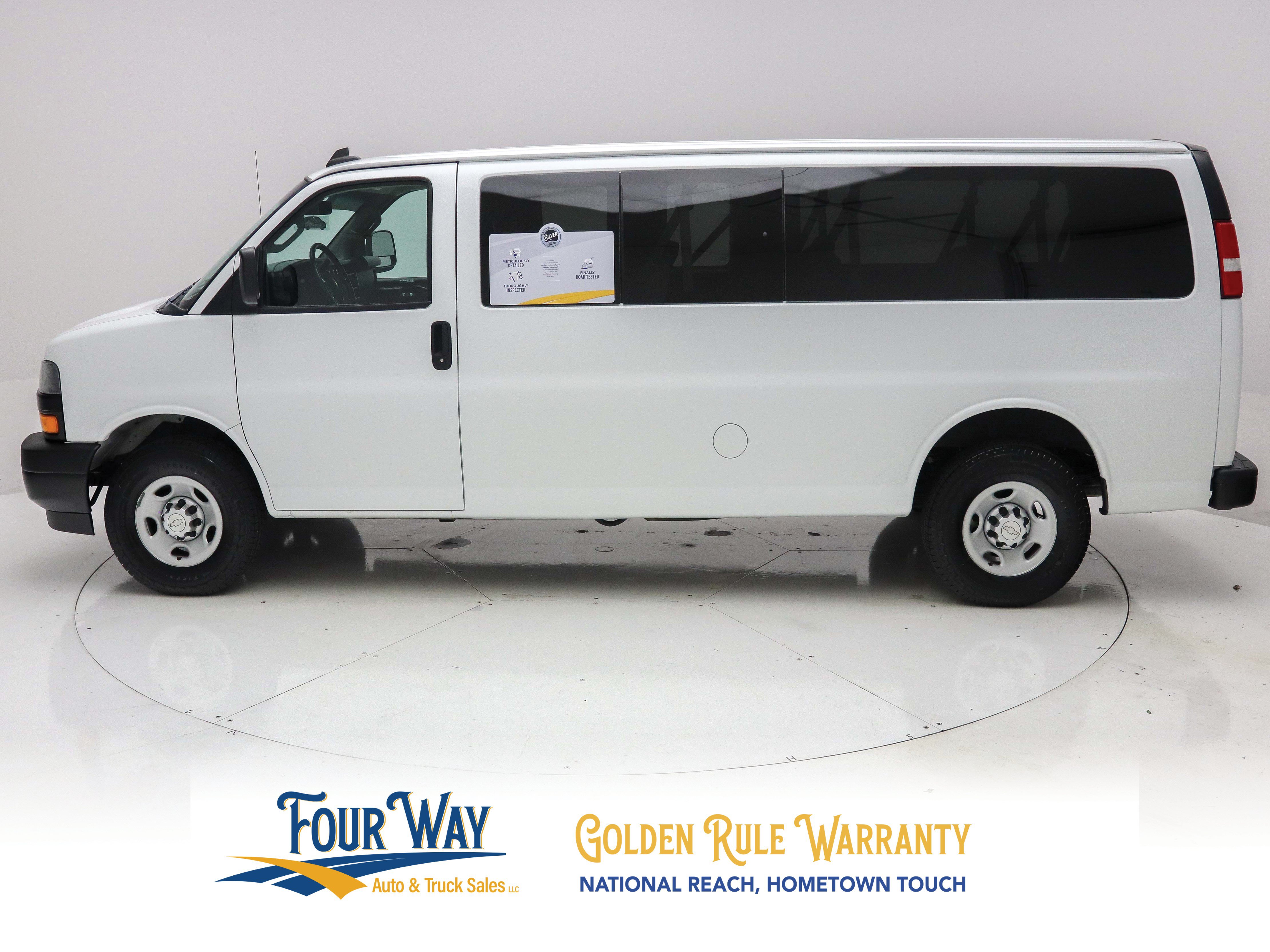 Used 2019 Chevrolet Express 3500 LS RWD image 7