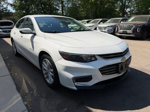 Used 2016 Chevrolet Malibu LT FWD image 4