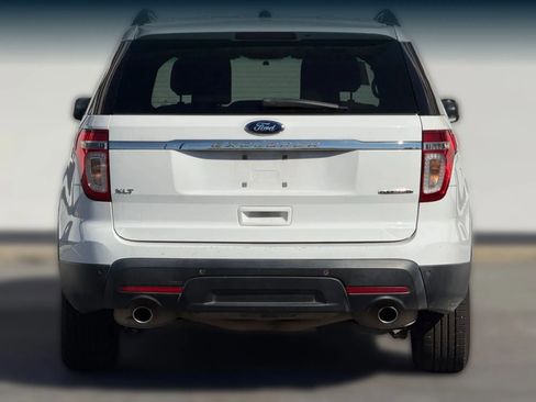 Used 2015 Ford Explorer XLT image 4