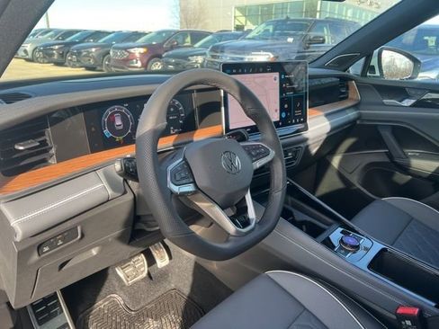 New 2026 Volkswagen Tiguan SEL R-Line AWD/4WD image 12