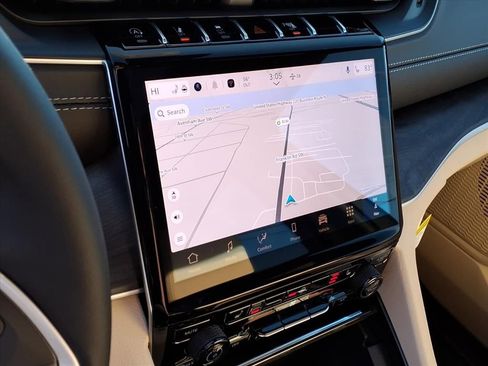 New 2025 Jeep Grand Cherokee Limited image 23