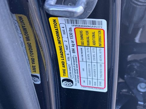 Used 2022 Ford Explorer XLT image 30