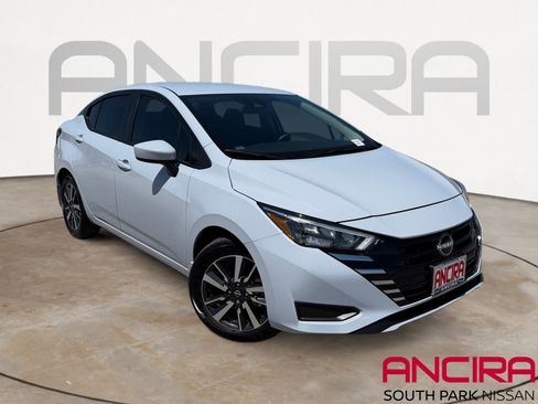Used 2025 Nissan Versa SV w/ Trunk Package FWD image 1