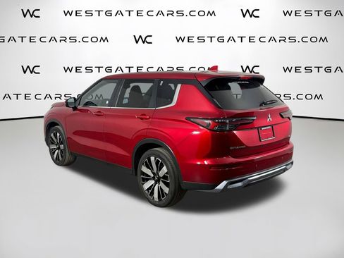 Used 2025 Mitsubishi Outlander AWD image 48