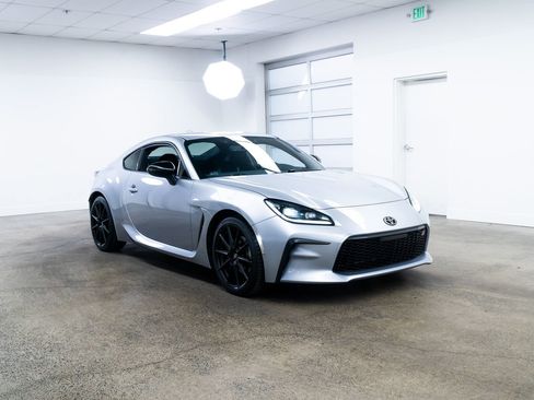 Used 2024 Toyota GR86 Premium RWD image 22